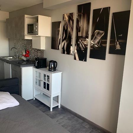 Nid Douillet Dans Les Coursives Du Village Naturiste Du Cap D Agde Exterior foto